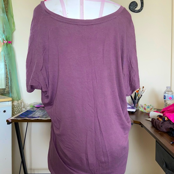 Express purple flowey purple v neck blouse - Picture 2 of 2